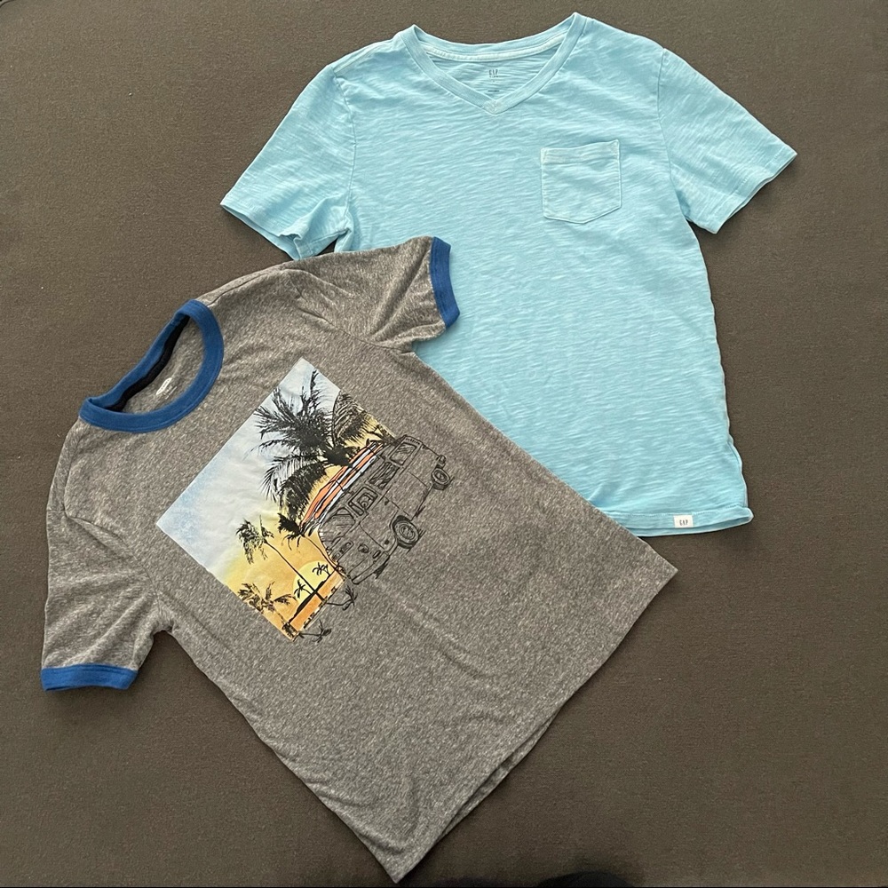 2 Kids short-sleeve T-shirts from Gap Brands